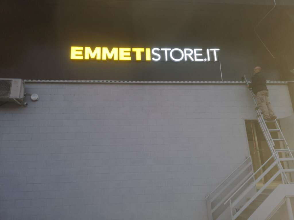 Insegna retroilluminata Insegna retroilluminata